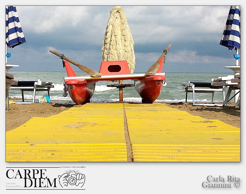 In passerella, prima...di un tuffo in mare!.jpg